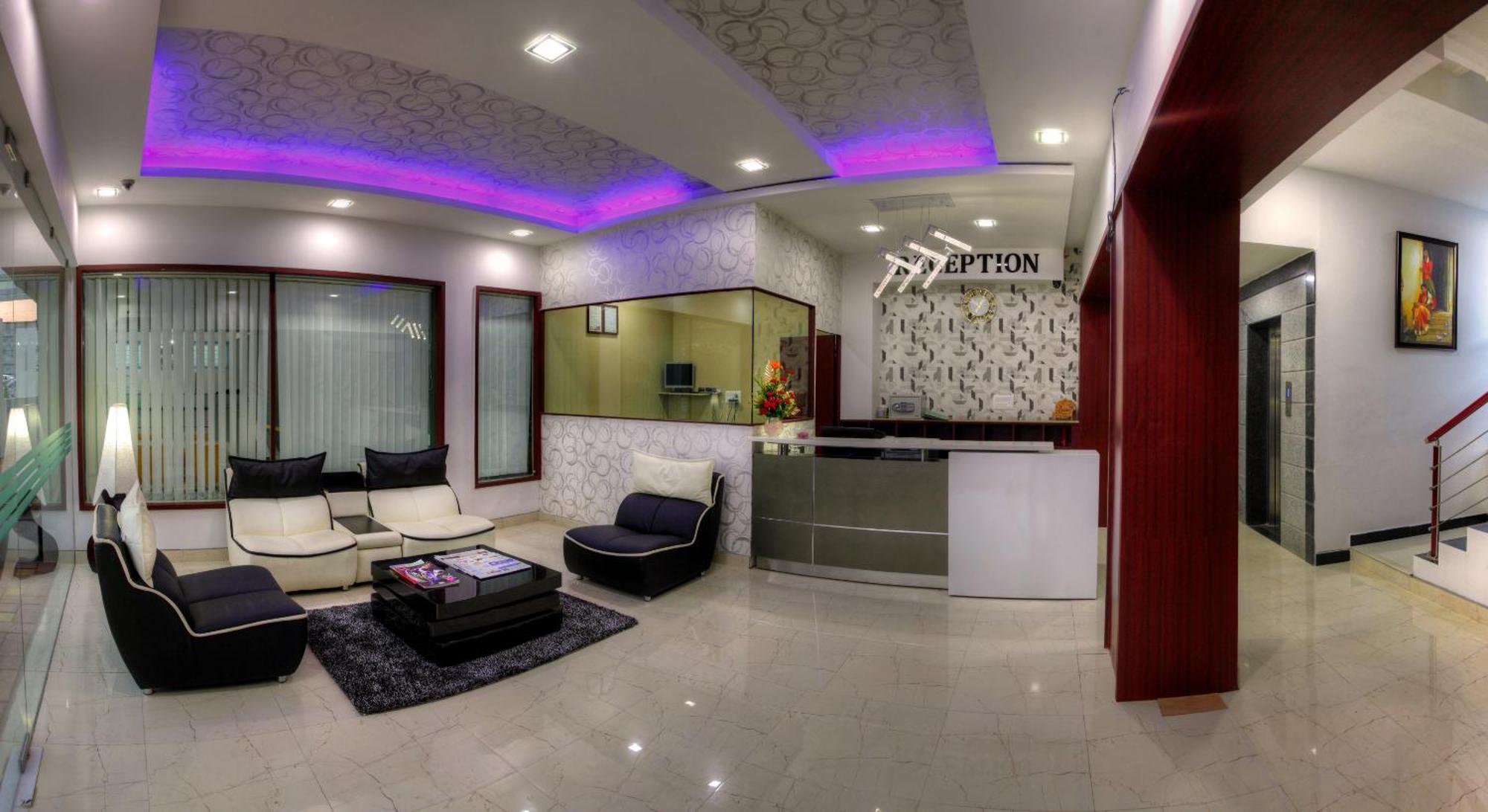 Rajmahal Hotel 2*