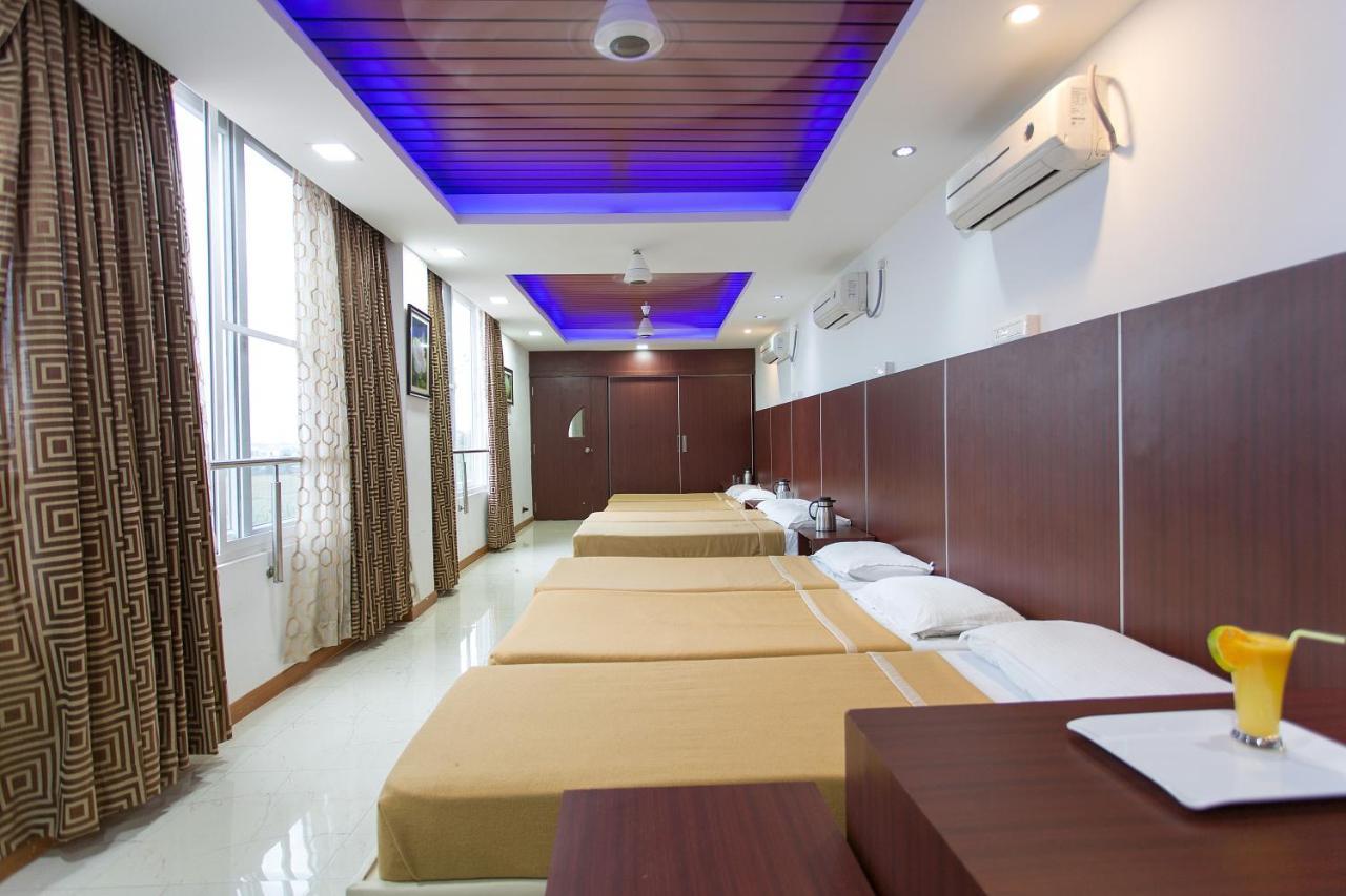 Rajmahal Hotel 2*